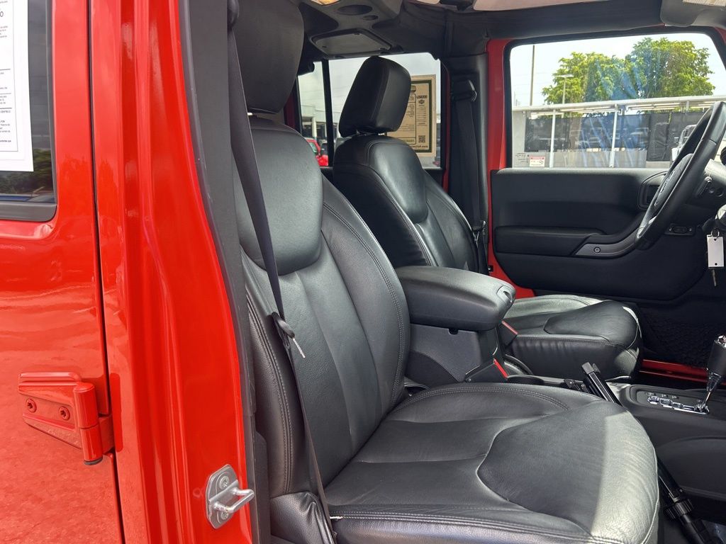 2015 Jeep Wrangler Unlimited Sport photo 19