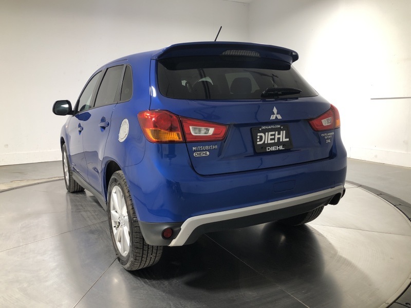 2015 Mitsubishi Outlander Sport ES photo 3