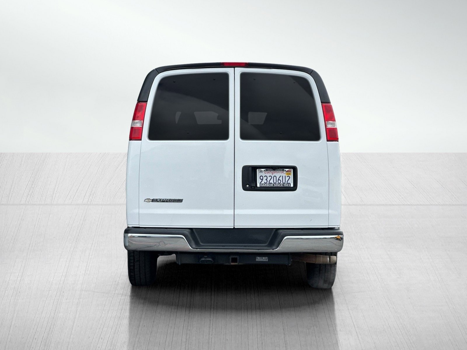 2019 Chevrolet Express 3500 LT photo 3