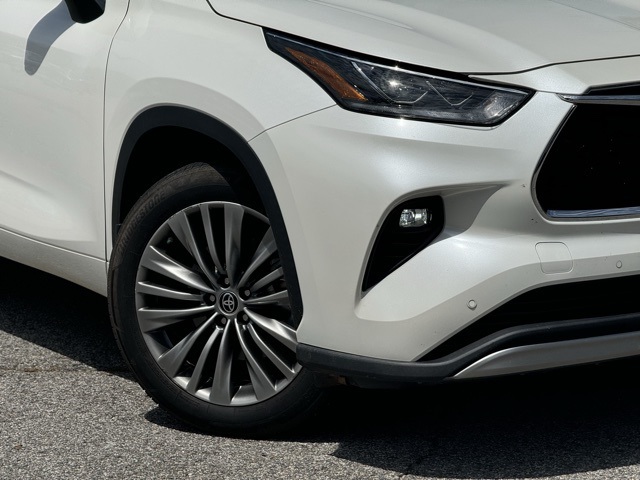 2021 Toyota Highlander Platinum photo 2