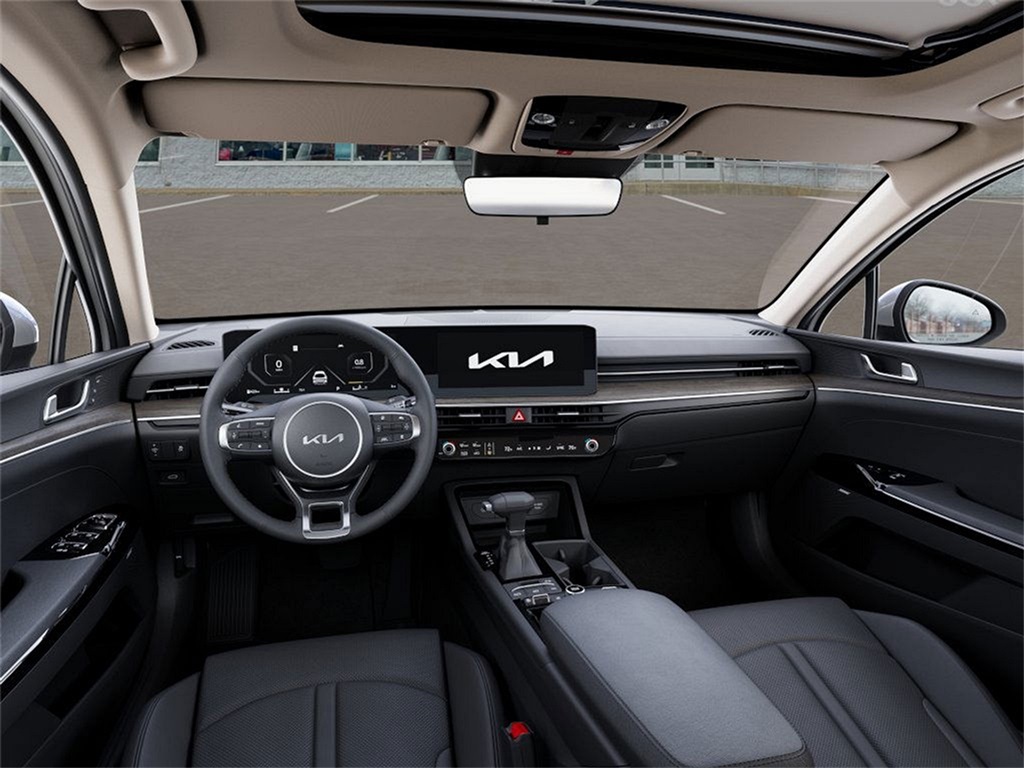 2025 Kia K5 EX photo 12