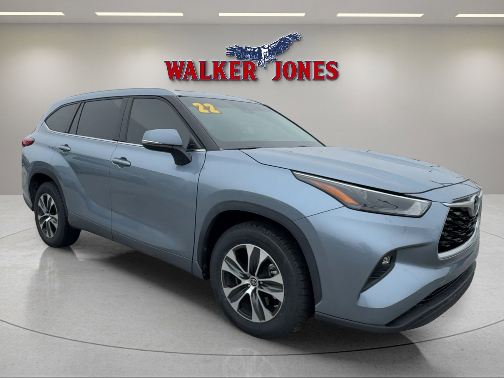 2022 Toyota Highlander XLE's photo