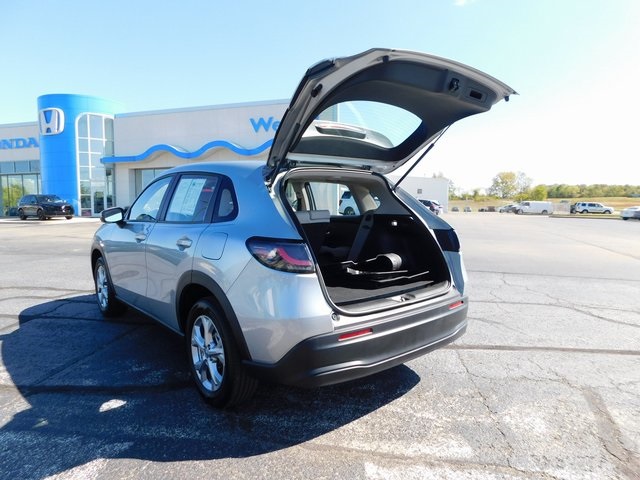 2025 Honda HR-V LX photo 17