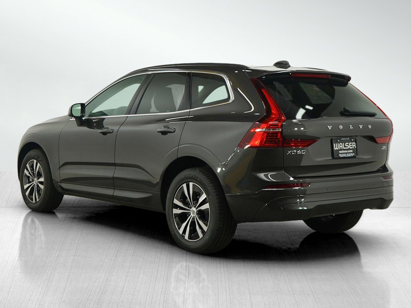 2023 Volvo XC60 B5 Core photo 3