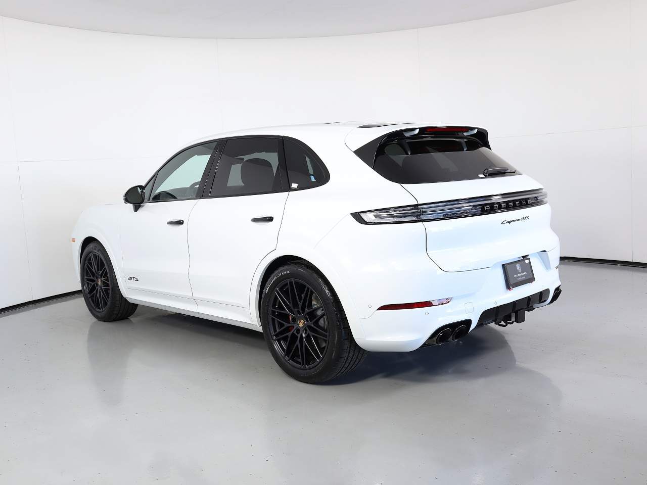 2025 Porsche Cayenne GTS photo 3