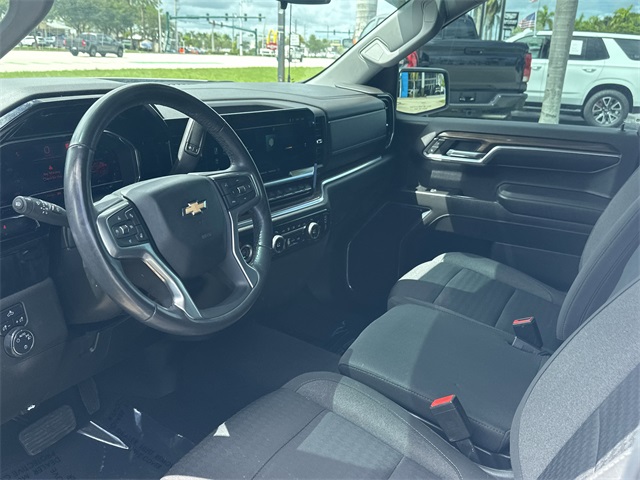 2022 Chevrolet Silverado 1500 LT photo 13