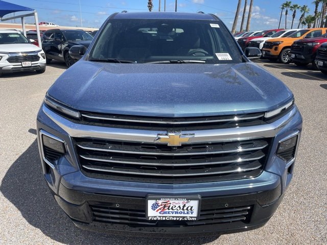 2026 Chevrolet Traverse High Country photo 2