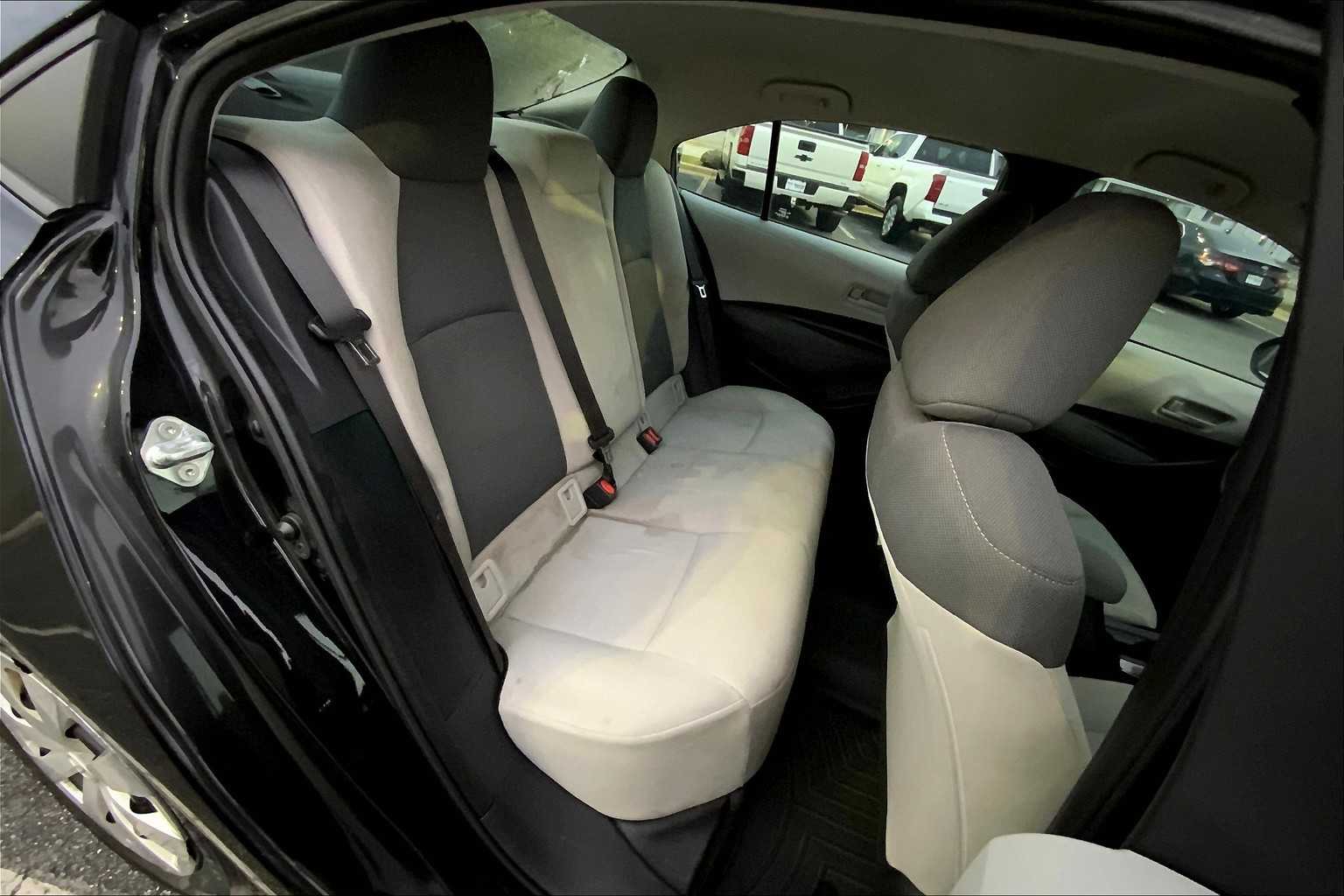 2022 Toyota Corolla L photo 18