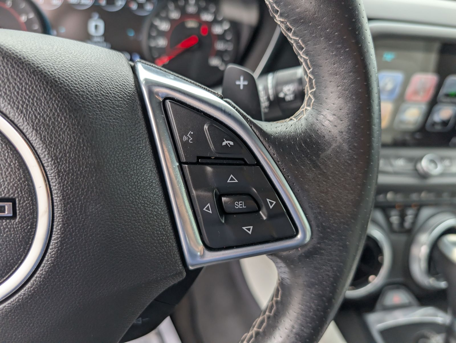 2017 Chevrolet Camaro 2LT photo 16