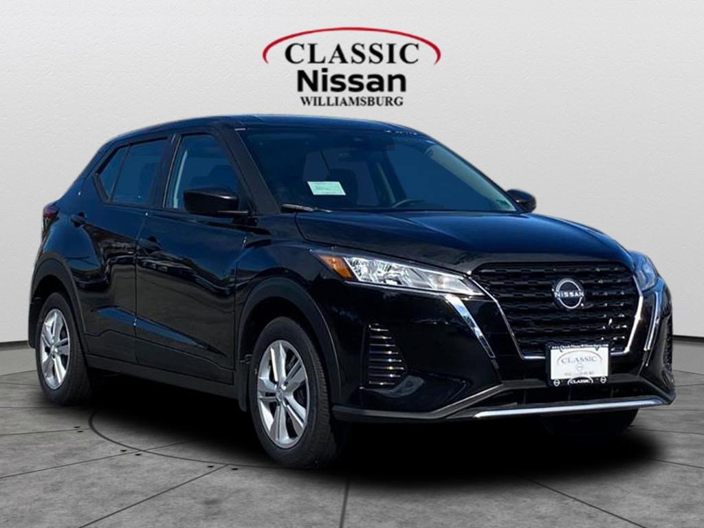 2025 Nissan KICKS PLAY Base's photo