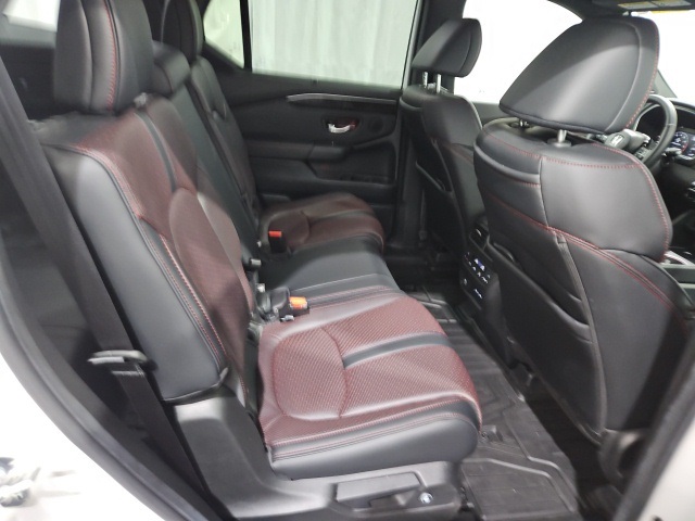 2025 Honda Pilot Black Edition photo 16