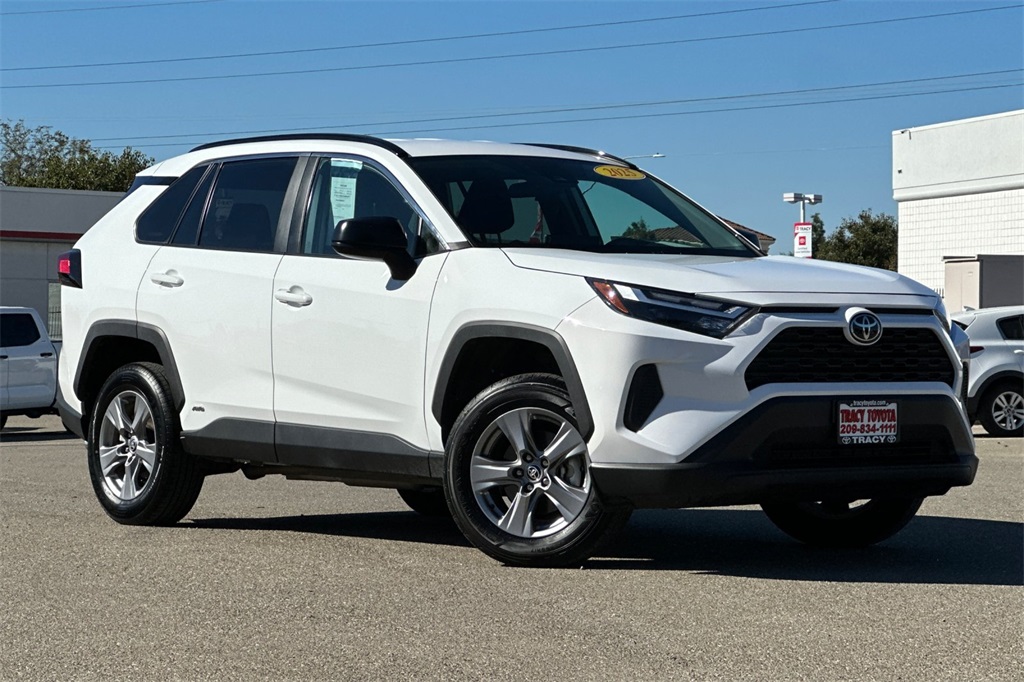 2025 Toyota RAV4 Hybrid LE photo 2