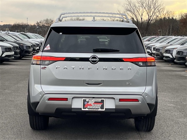 2025 Nissan Pathfinder SL photo 3