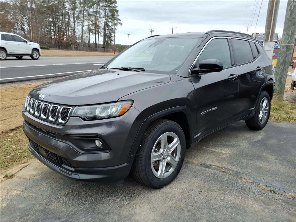 2024 Jeep Compass Latitude's photo