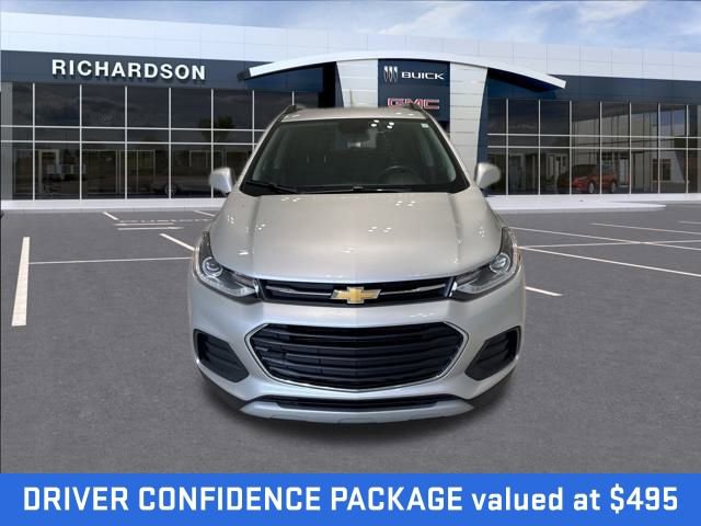 2022 Chevrolet Trax LT photo 2