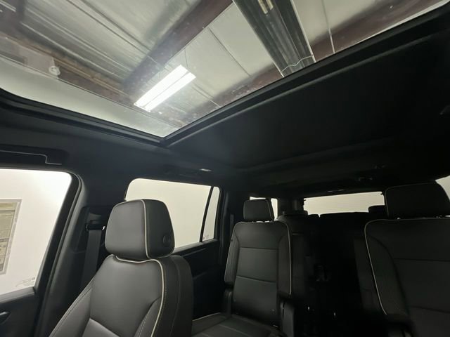 2025 Chevrolet Suburban Premier photo 17