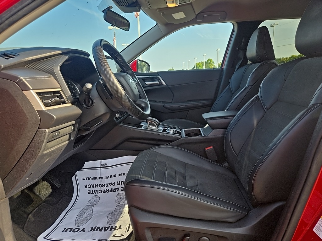2024 Mitsubishi Outlander SE photo 12