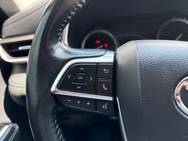 2021 Toyota Highlander XLE photo 24