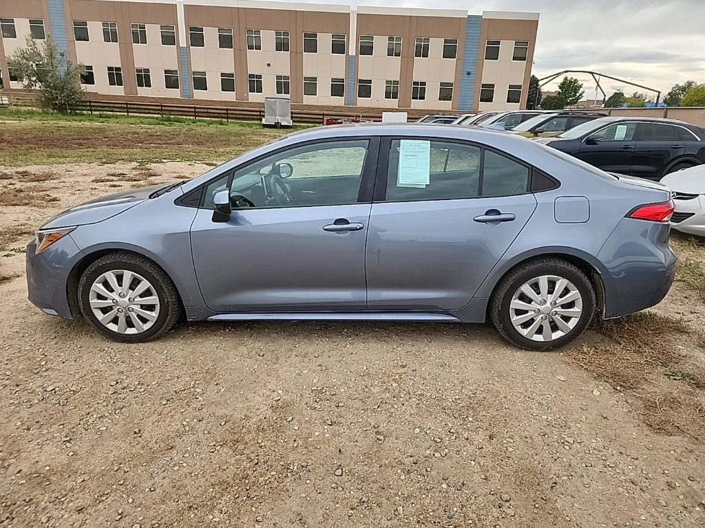 2021 Toyota Corolla LE photo 2