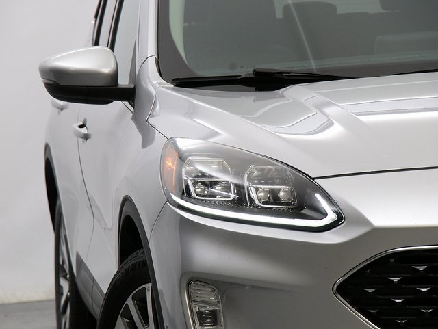 2020 Ford Escape Titanium photo 4