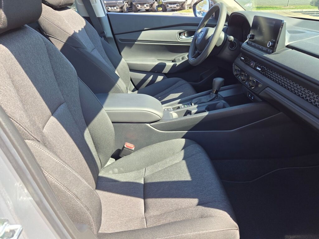 2025 Honda Accord SE photo 2