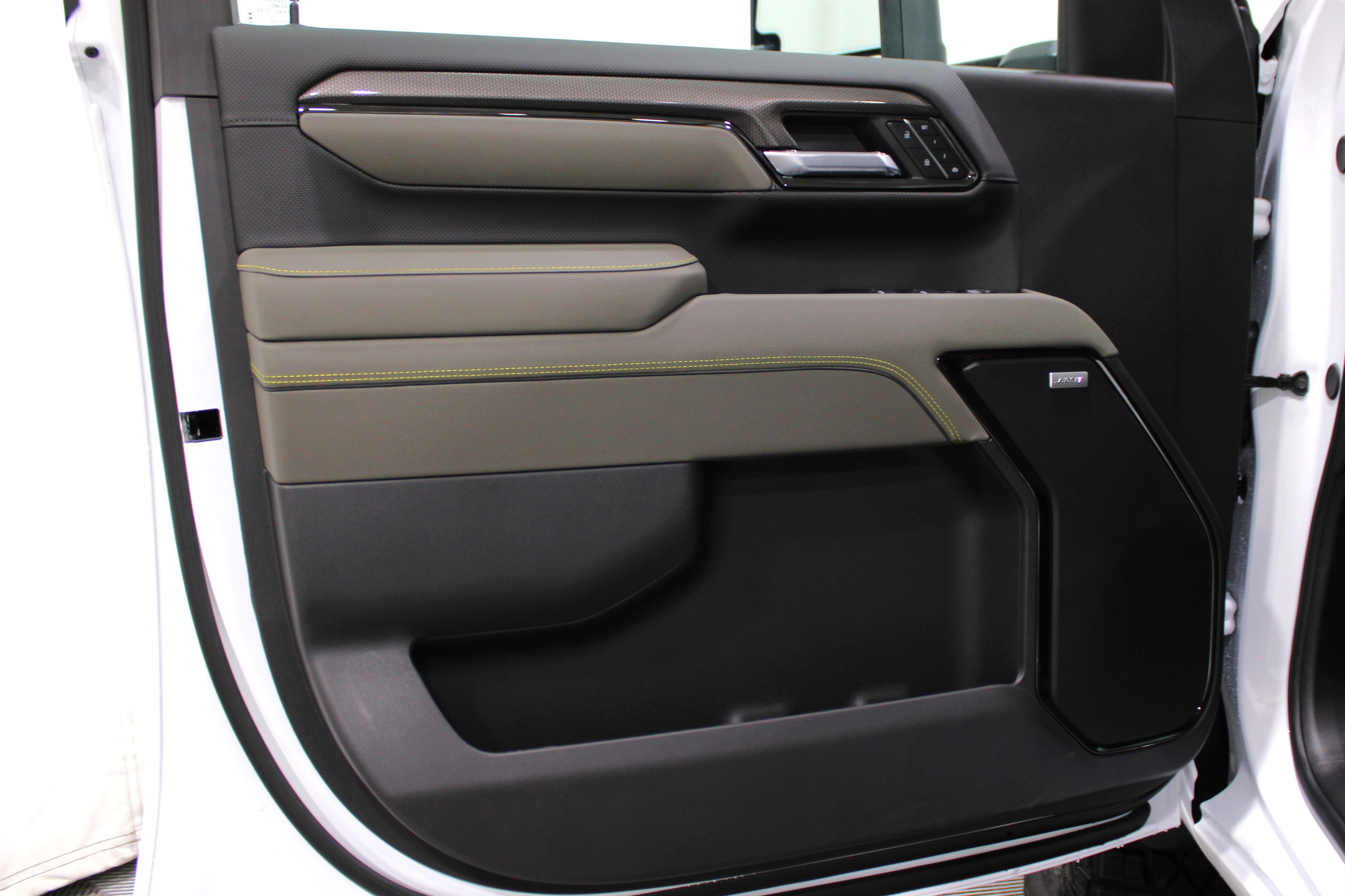 2025 Chevrolet Silverado 2500HD ZR2 photo 5
