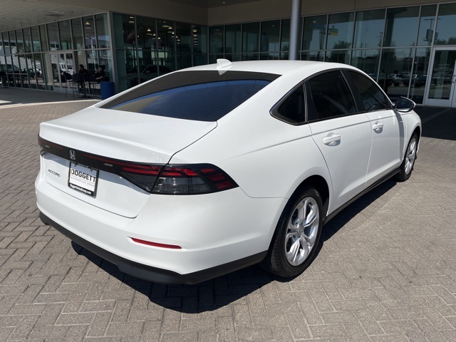 2025 Honda Accord LX photo 3