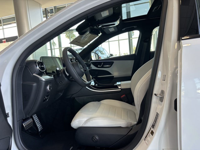 2025 Mercedes Benz C 300 photo 14