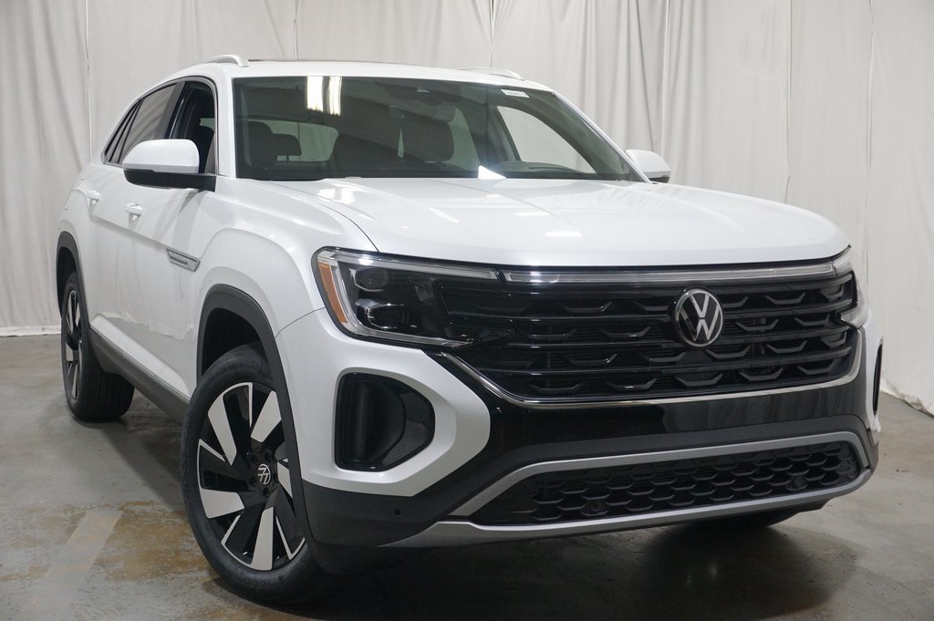 2025 Volkswagen Atlas Cross Sport SEL photo 2