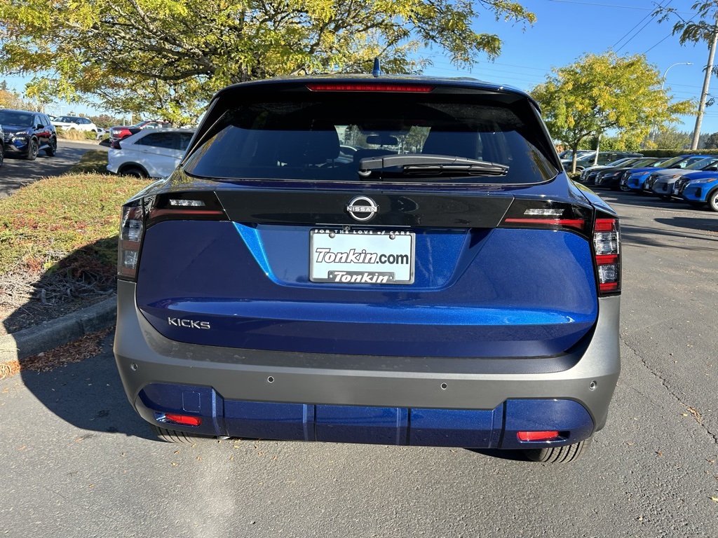 2025 Nissan Kicks SV photo 6