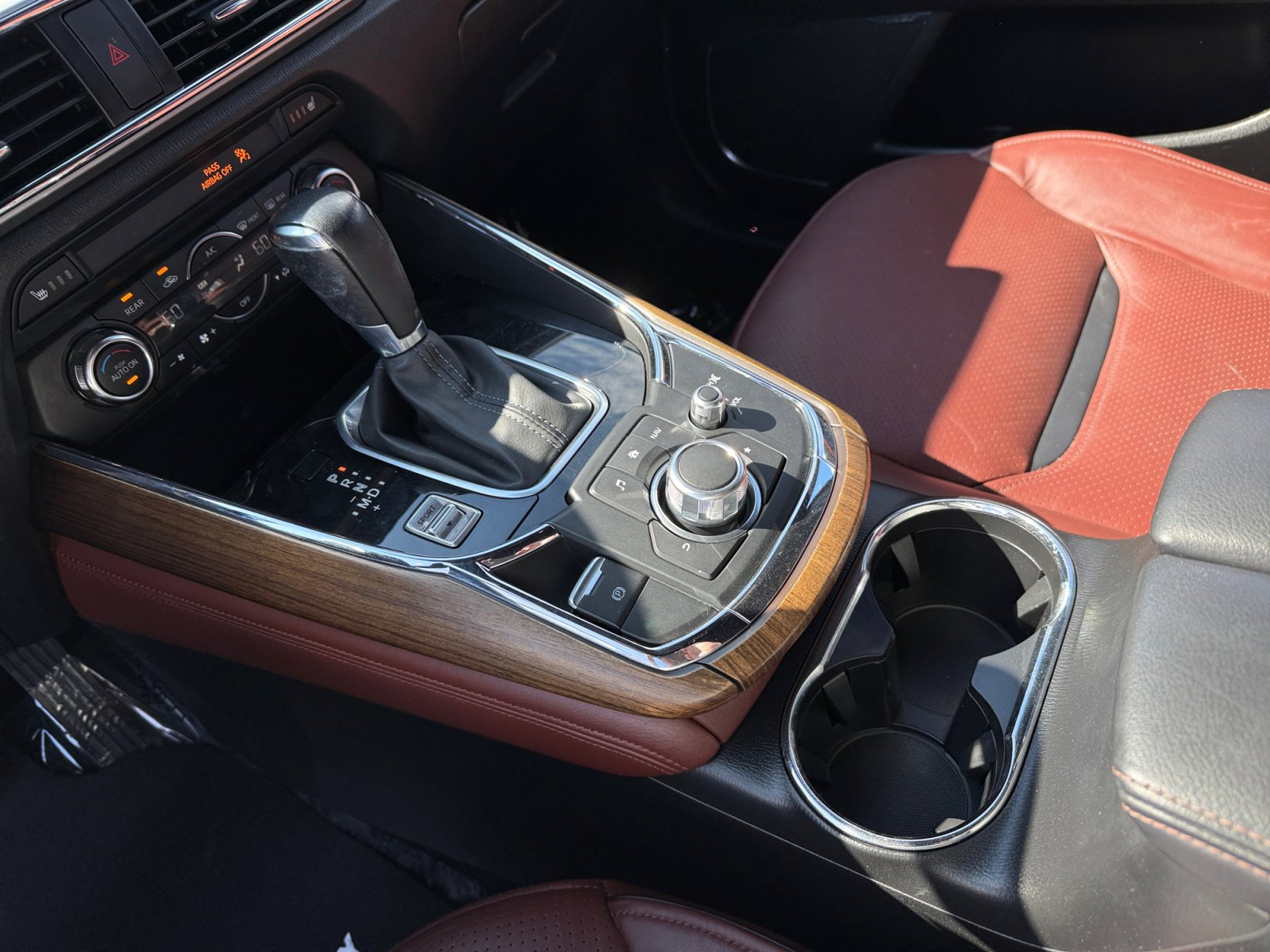 2016 Mazda CX-9 Signature photo 13