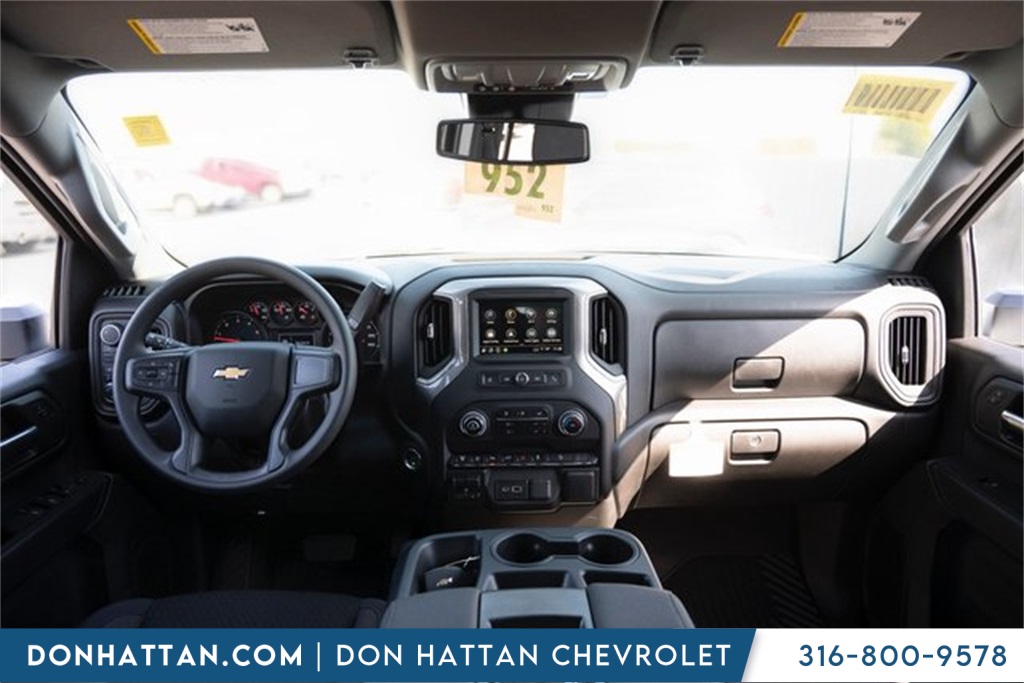 2026 Chevrolet Silverado 2500HD Custom photo 3