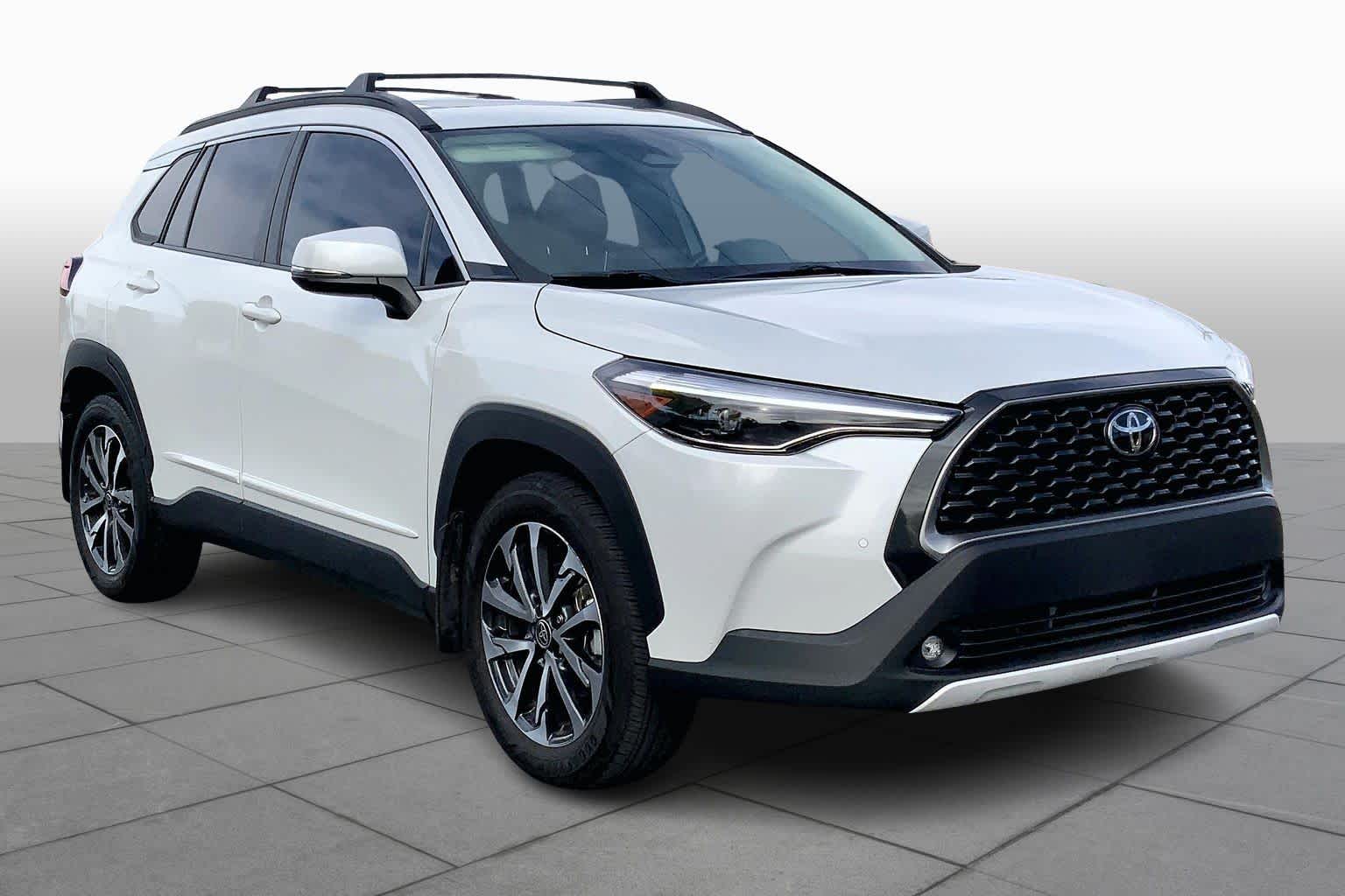 Used 2023 Toyota Corolla Cross XLE with VIN 7MUDAAAG3PV062960 for sale in Northfield, Minnesota