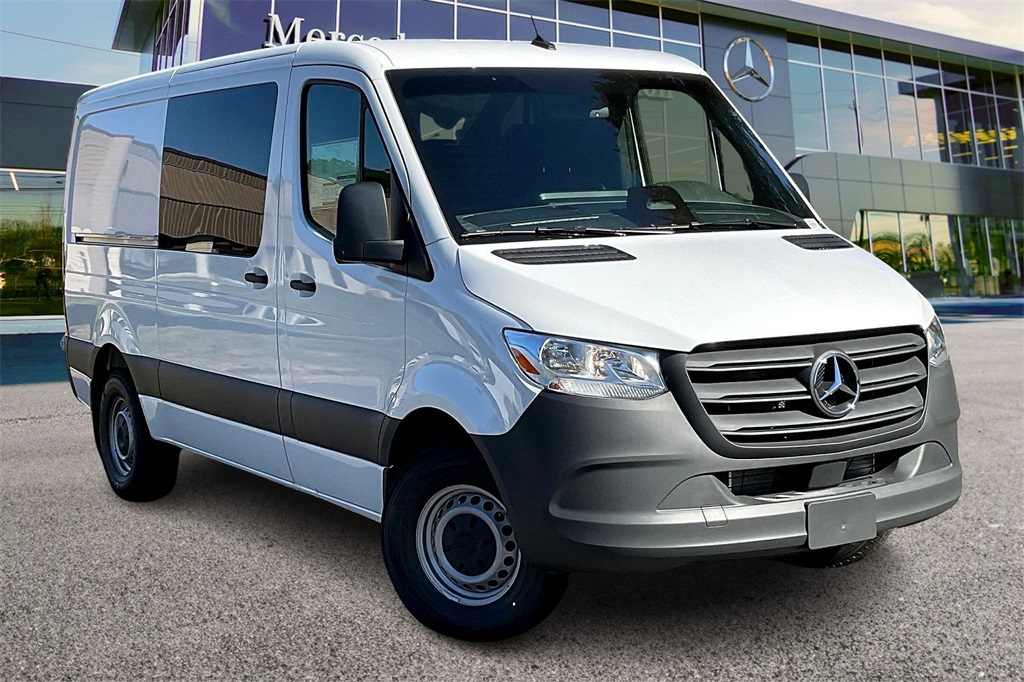 2025 Mercedes-Benz Sprinter Cargo Van Base's photo