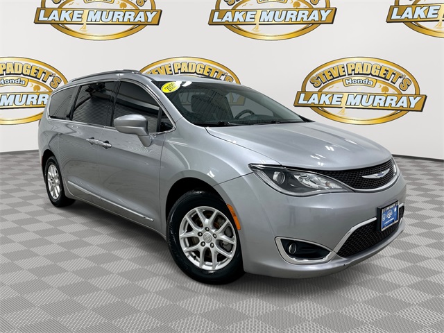 2020 Chrysler Pacifica Touring L's photo