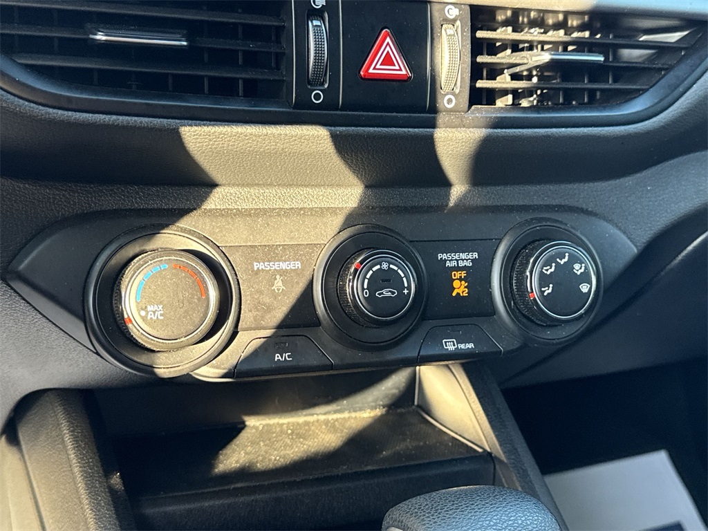 2024 Kia Forte LXS photo 24