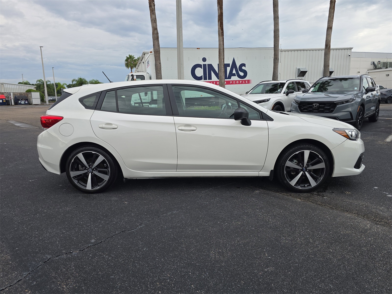 2023 Subaru Impreza Base photo 2