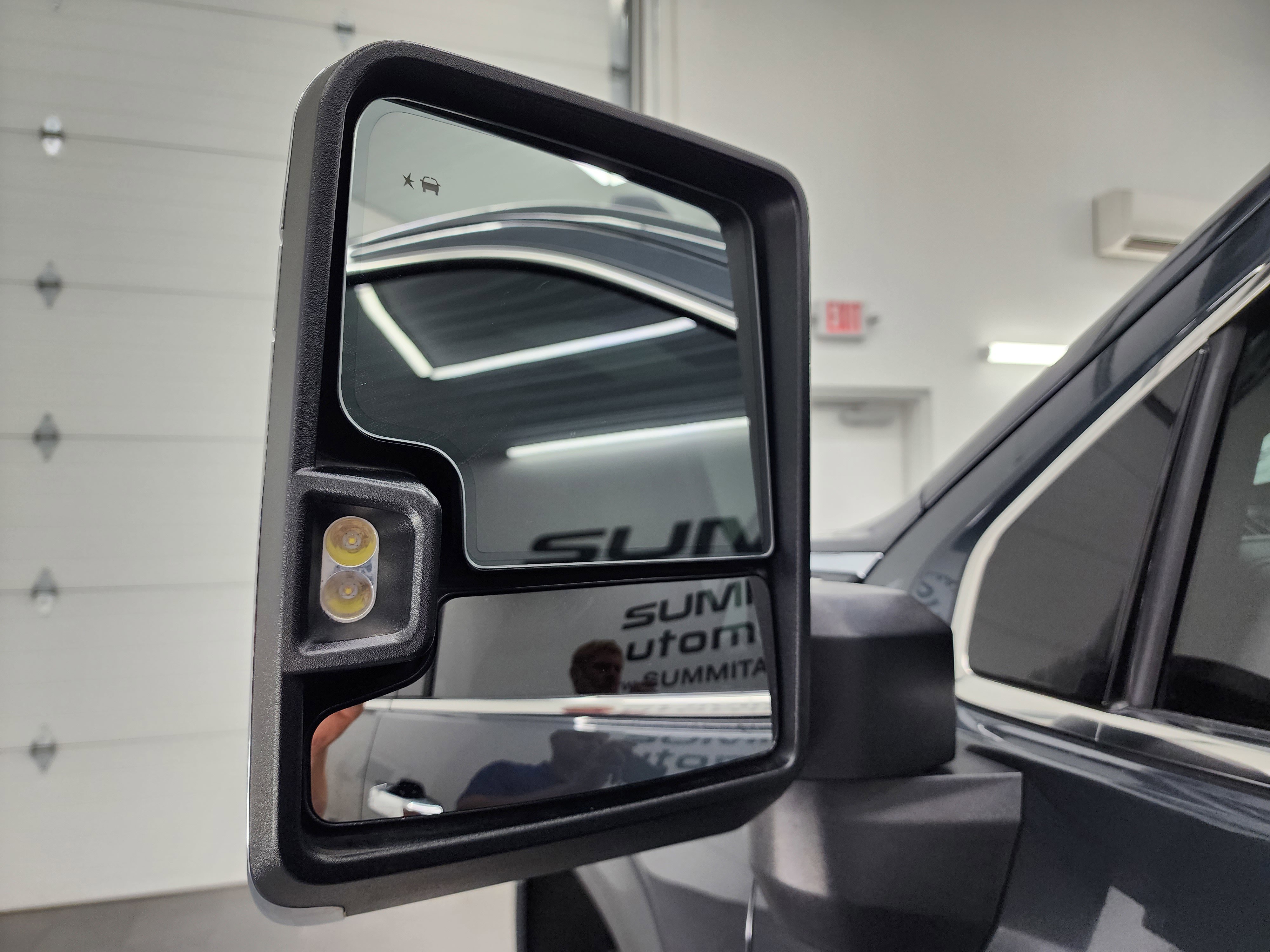 2023 Gmc Sierra 3500 Denali photo 3