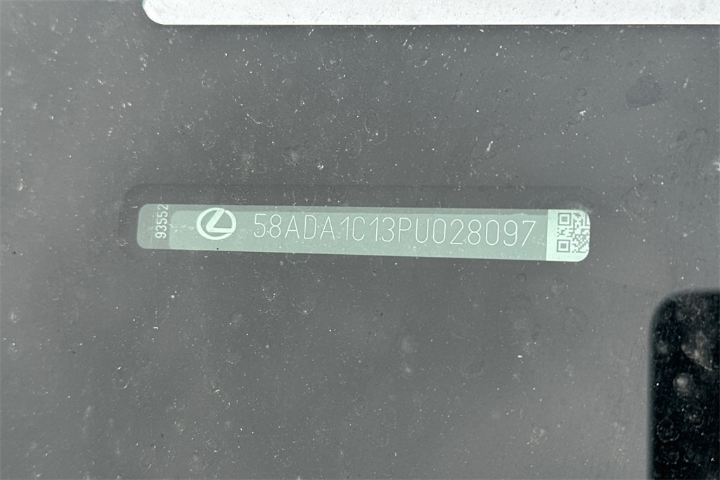 2023 Lexus ES 300h photo 3