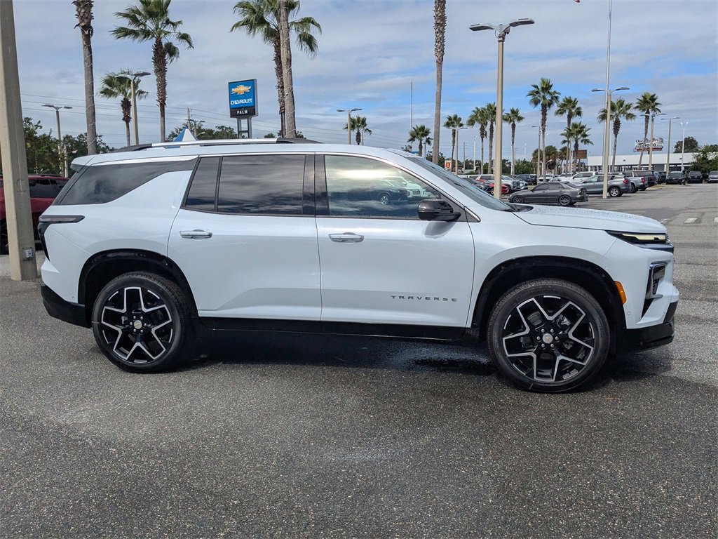 2026 Chevrolet Traverse High Country photo 2
