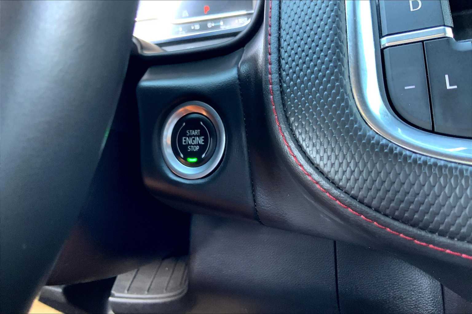 2023 Chevrolet Suburban RST photo 33