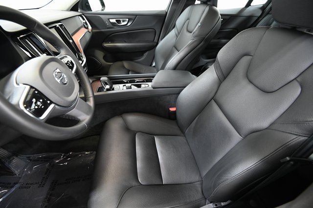 2024 Volvo S60 B5 Plus photo 6