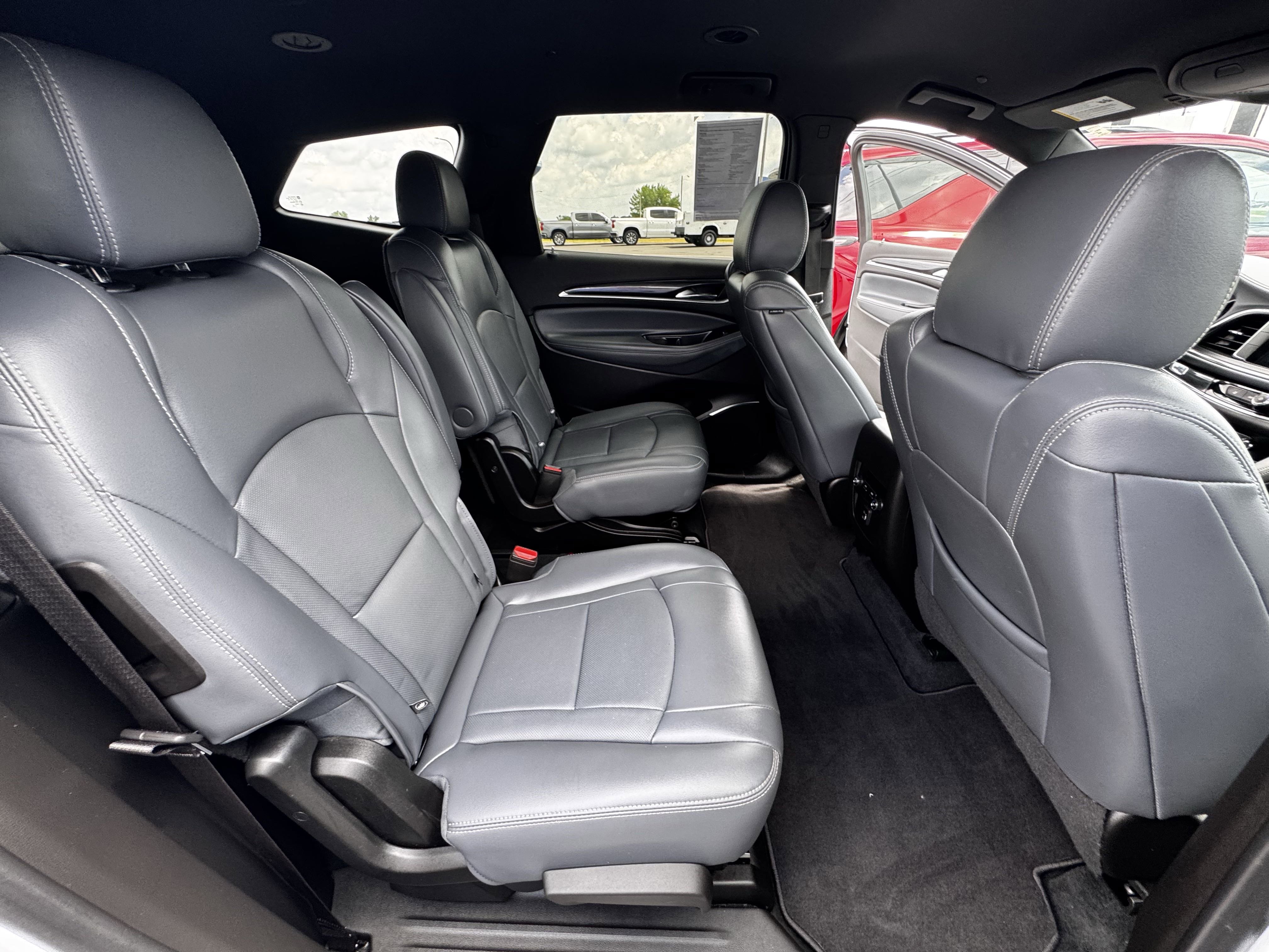 2023 Buick Enclave Essence photo 6