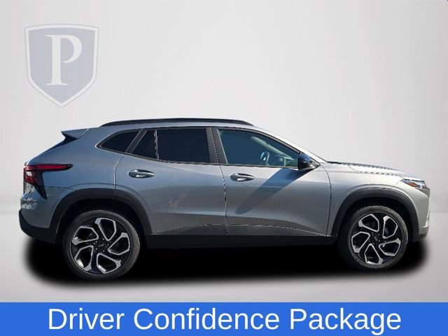 2025 Chevrolet Trax photo 3