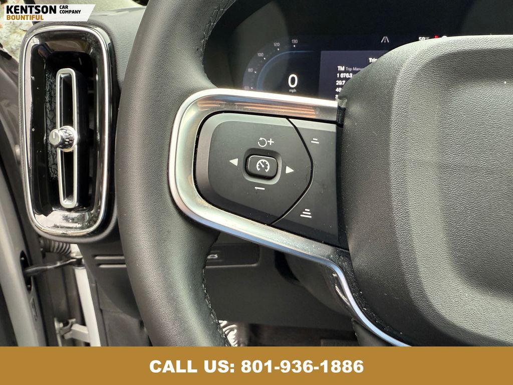 2025 Volvo XC40 Core photo 10