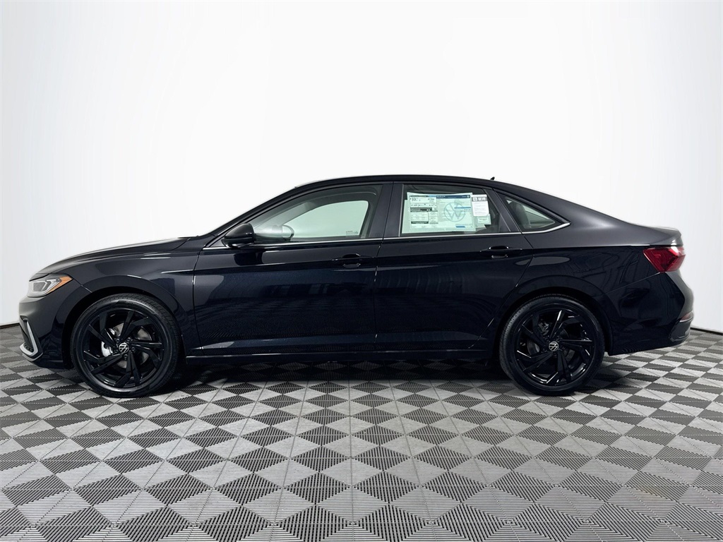 2025 Volkswagen Jetta 1.5T SE photo 2