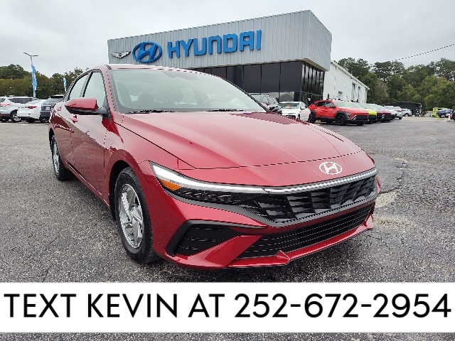 2025 Hyundai Elantra SE's photo