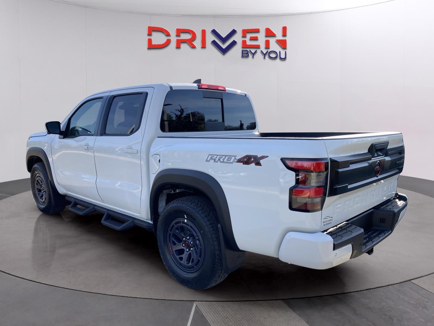 2026 Nissan Frontier LE photo 3