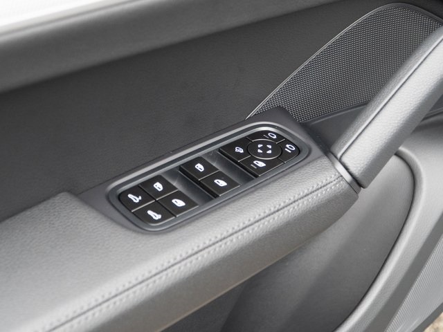 2026 Porsche Cayenne Coupe photo 10
