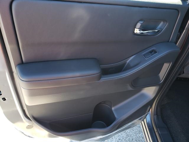 2025 Nissan Frontier Crew Cab SV photo 14